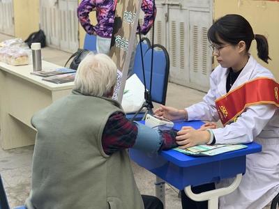 黨建服務(wù)零距離，敦化路街道舉辦家門(mén)口的便民志愿服務(wù)大集